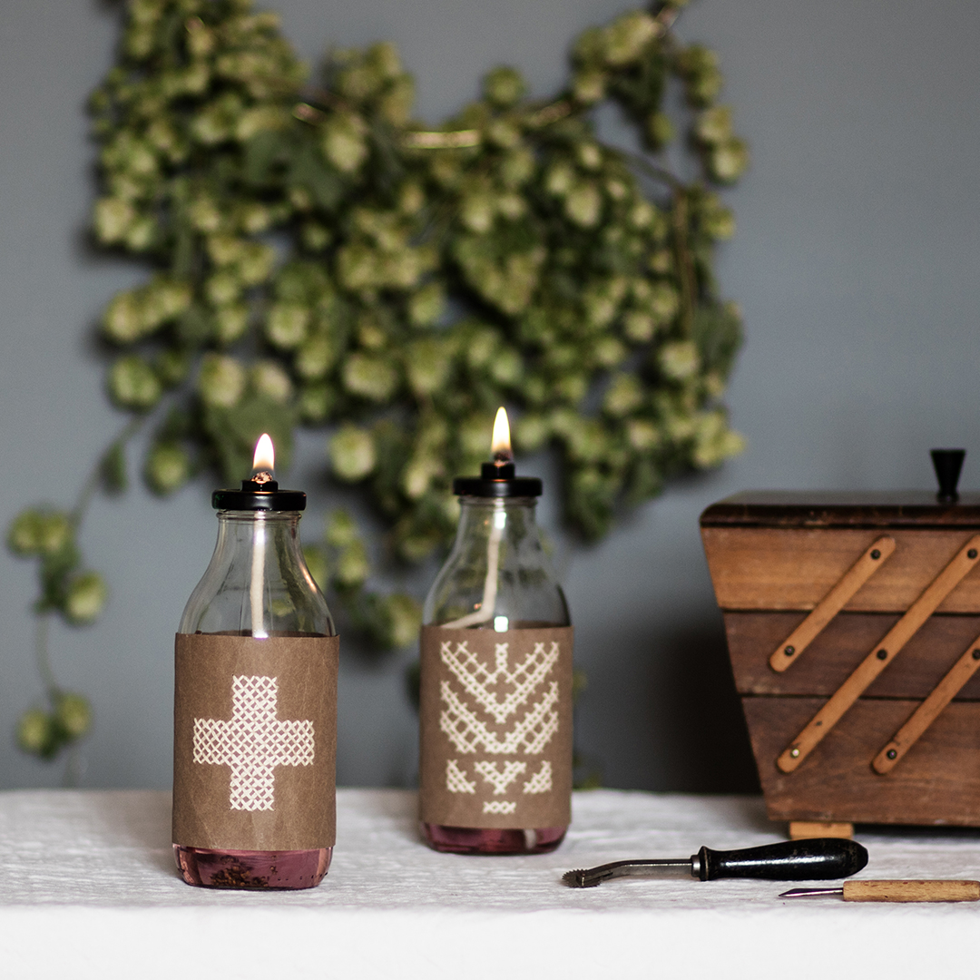 <p><img src="images/bilder/laender/ostprignitz-ruppin/Kyritz/Muckout/muckout-diy-oellampe-upcycling_3.jpg" alt="muckout diy oellampe upcycling 3" /></p> <p><img src="images/bilder/laender/ostprignitz-ruppin/Kyritz/Muckout/muckout-diy-oellampe-upcycling_3.jpg" alt="muckout diy oellampe upcycling 3" /></p>